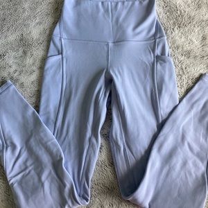 Lululemon Pastel Blue Leggings w/Pockets Sz 2 25in Like New